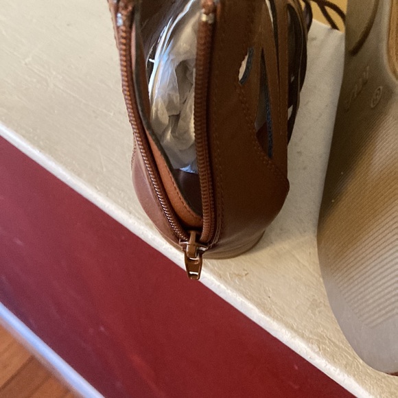 MIA Brown stringed up Brown sandals wrapped around ankle size 8 - Picture 4 of 8